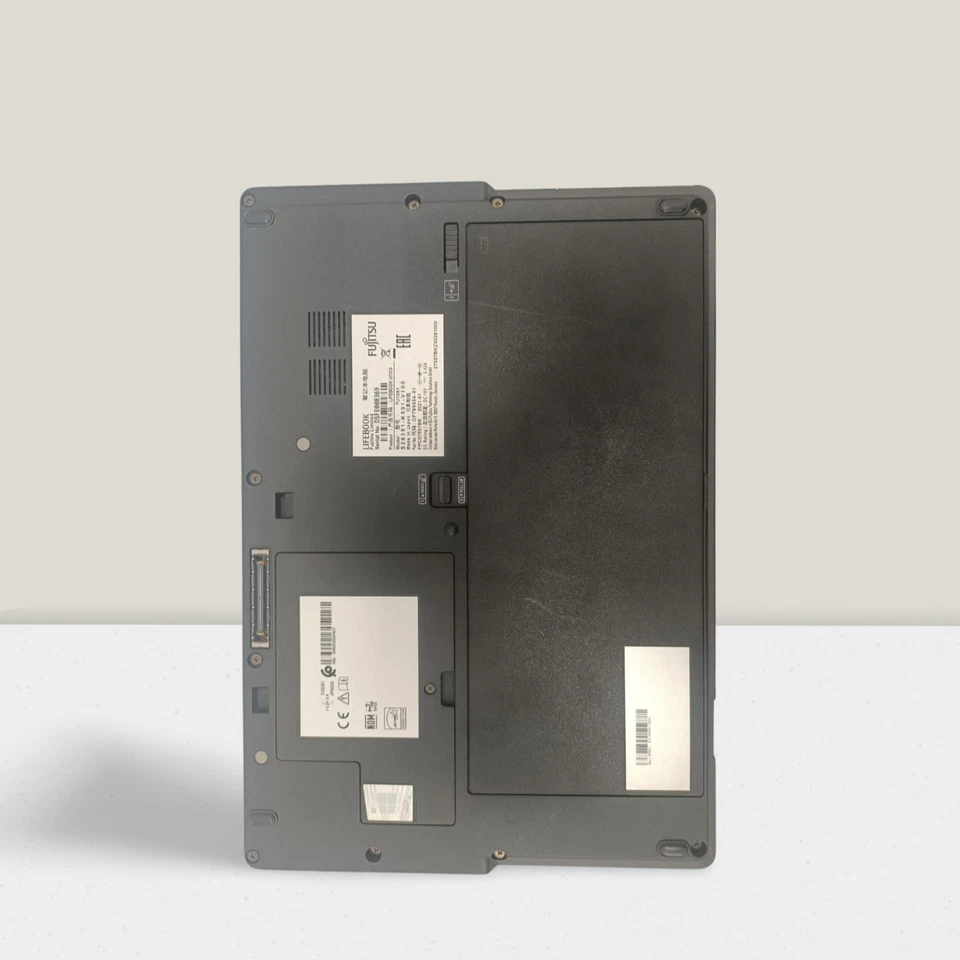 Fujitsu Laptop U7310 15,6" Laptop Intel® i5 8GB RAM 256GB m2 SSD Windows 10 - Bild 3 von 4