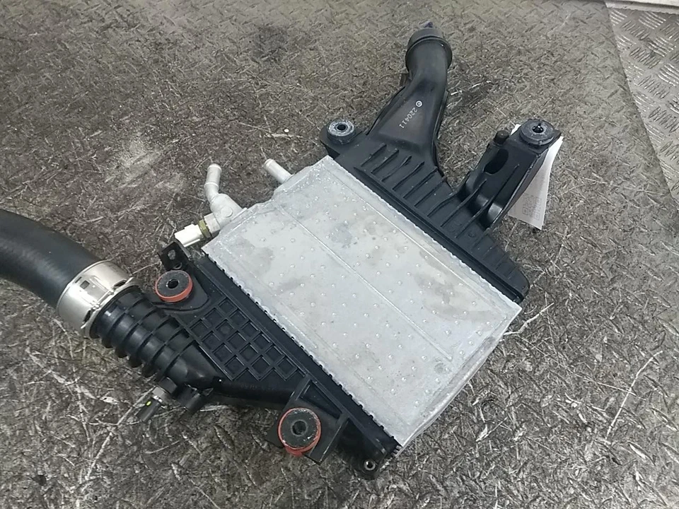  TOYOTA HILUX INTERCOOLER INVINCIBLE X 4WD D-4D DCB 2.8L Diesel 1794011090 15-24 - Image 2 of 2