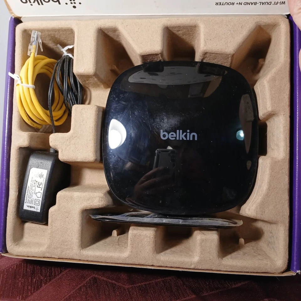 Belkin N600 DB Wireless N+4 Port Router F9K1102V2 in Box WORKS Cat5 Cable - Image 3 of 4
