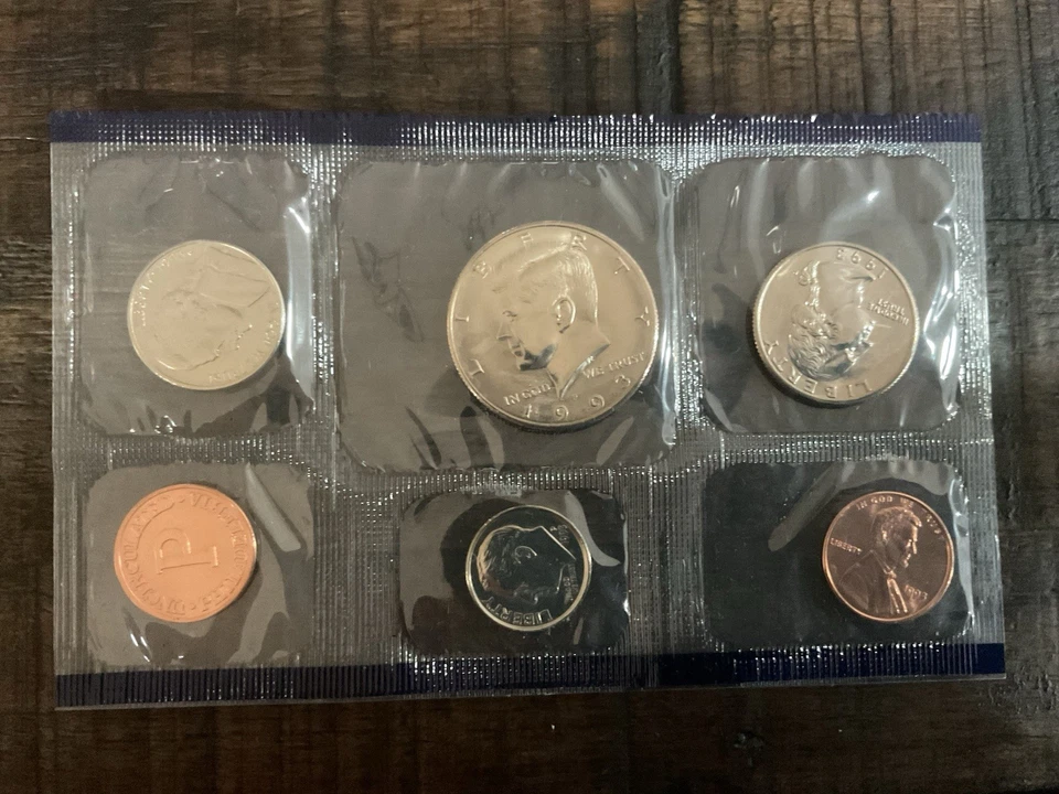 1993 P & D Uncirculated Coin Set U.S Mint Original Government Packaging OGP - Image 3 of 4