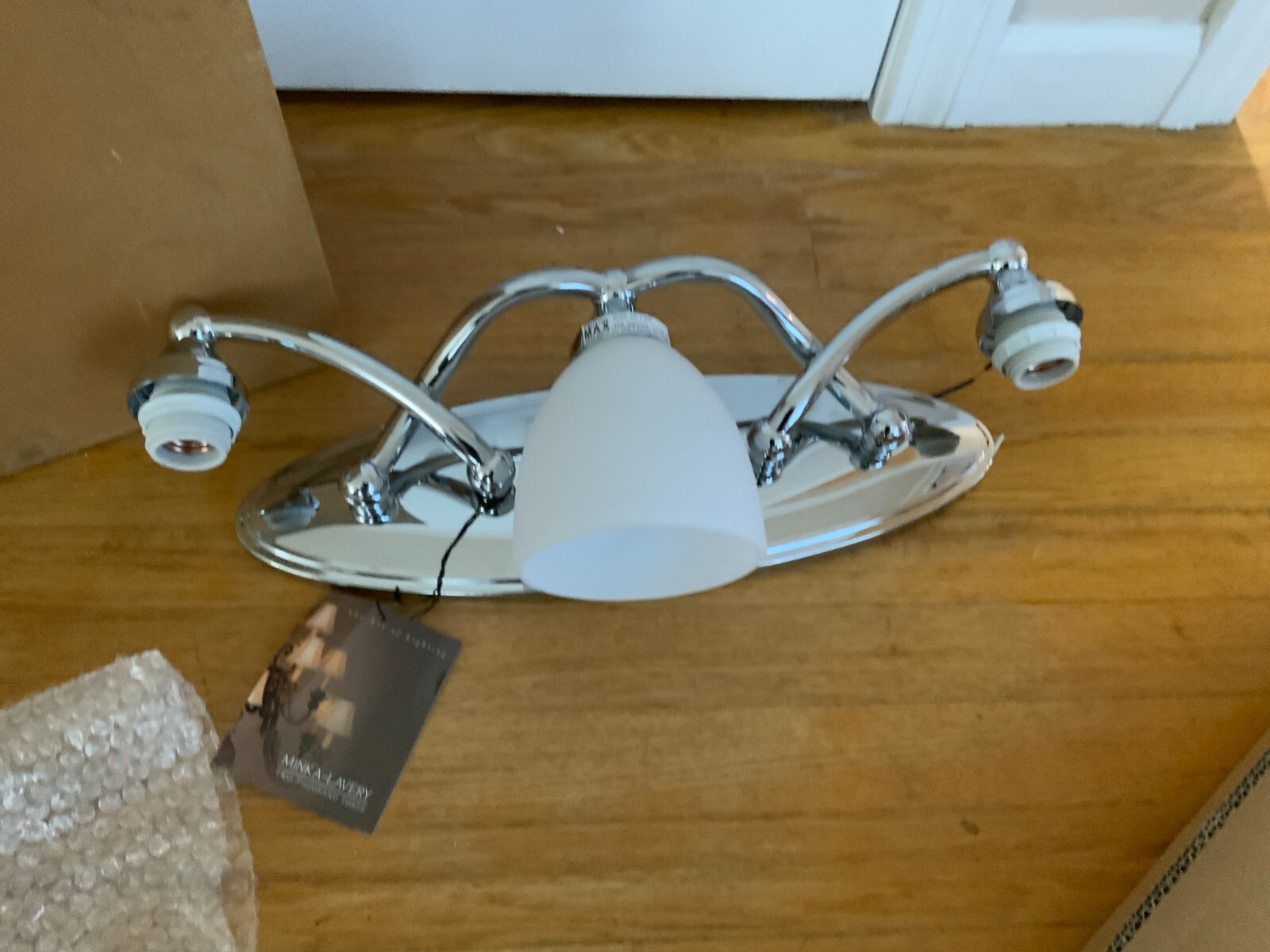 Minka Lavery 3 lights  Bathroom Vanity Light 2003 new wall l