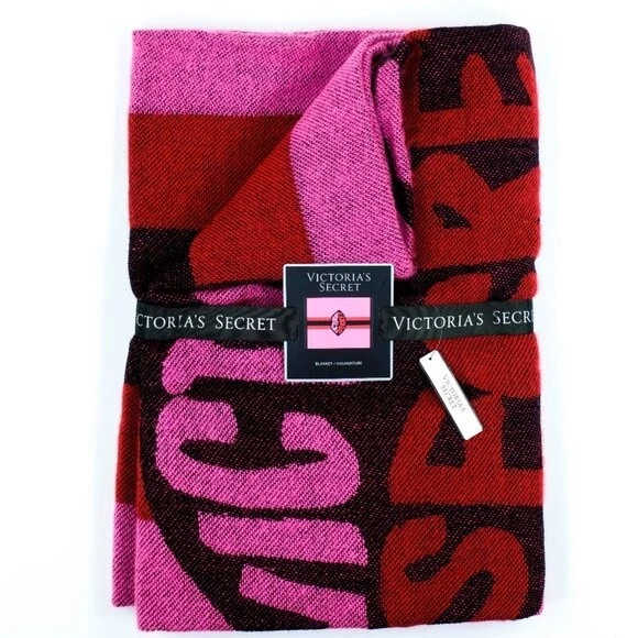 VICTORIA S SECRET Flirt Lips Knit Throw Blanket 50in X 60in