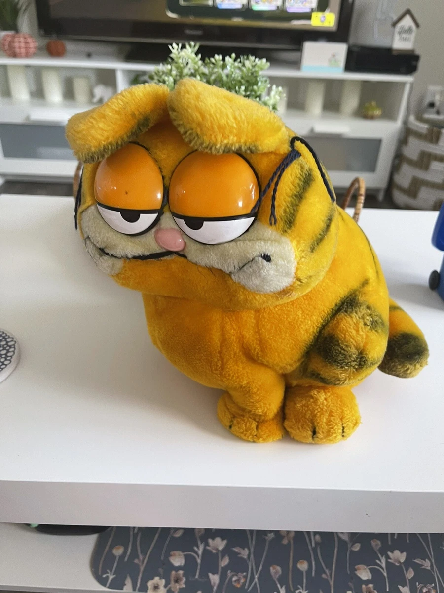 Large garfield stuffed animal outlet
