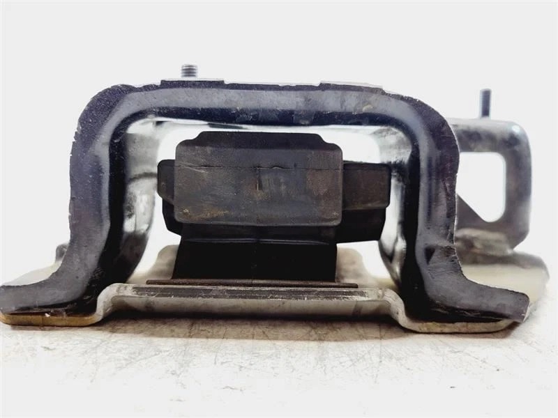 2015 2016 2017 2018 Ford Fiesta Upper Front Transmission Mount C1BZ-6068-E - Image 4 of 4