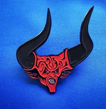 New Darkness Legend Horror Enamel Pin Limited To 125 Lord Of Red Devil Tim Curry