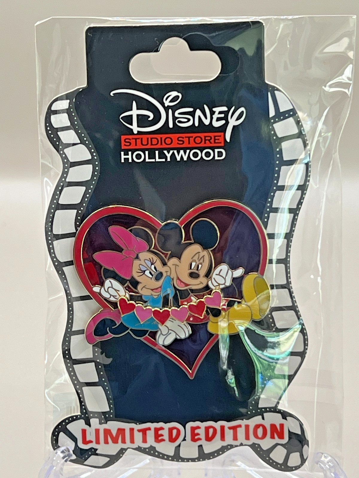 Disney DSSH Love Is In The Air Mickey And Minnie Mouse LE 400