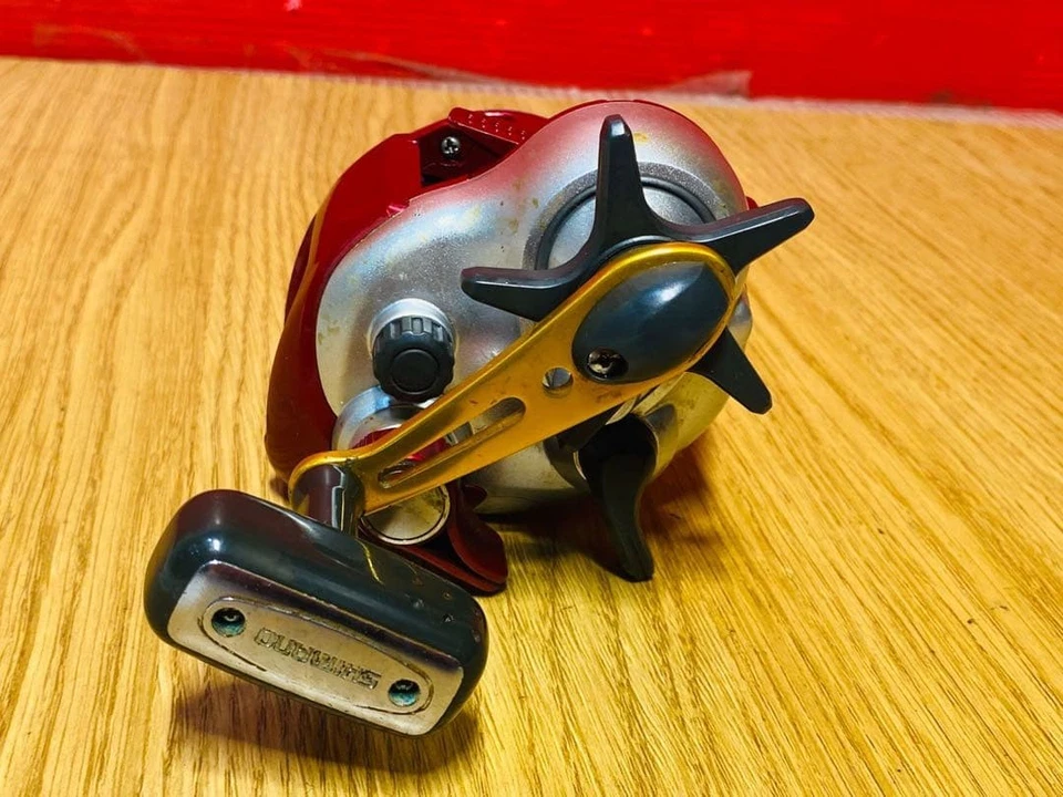 Mulinello elettrico Shimano Tankenmari System rosso/argento usato - Immagine 3 di 4