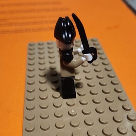 LEGO lieutenant Lasaro Minifigure Pirates of the Caribbean 71042