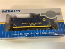 Bachmann Silver Series #14003 HO scale “N&W” streamlined caboose Rd. #562832