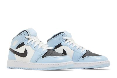 シューズ(男性用) NIKE AIR JORDAN 1 MID GS \"ICE BLUE Nike Air Jordan 1 Mid GS Ice Blue Retro Sneakers White Blue 555112