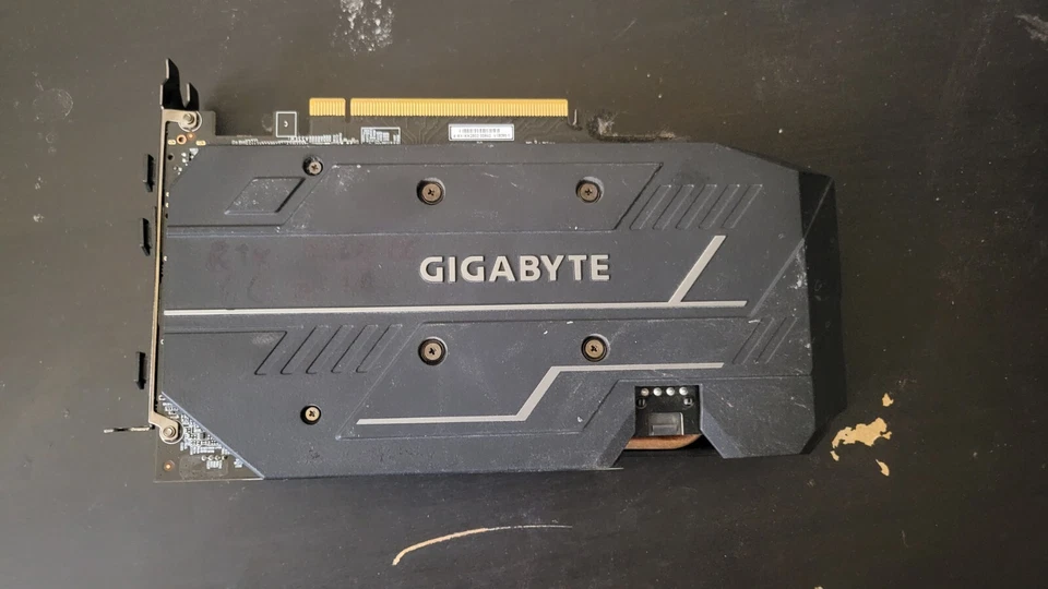 Gigabyte NVIDIA GeForce RTX 2060 OC 6GB rev2 - WORKS BUT NEEDS FANS - Image 2 of 4