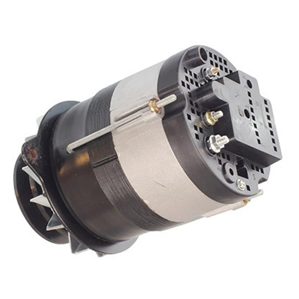 MTS Belarus Lichtmaschine Generator mit Regler 700 W 12V 🔌 4646.3701 - Bild 3 von 4