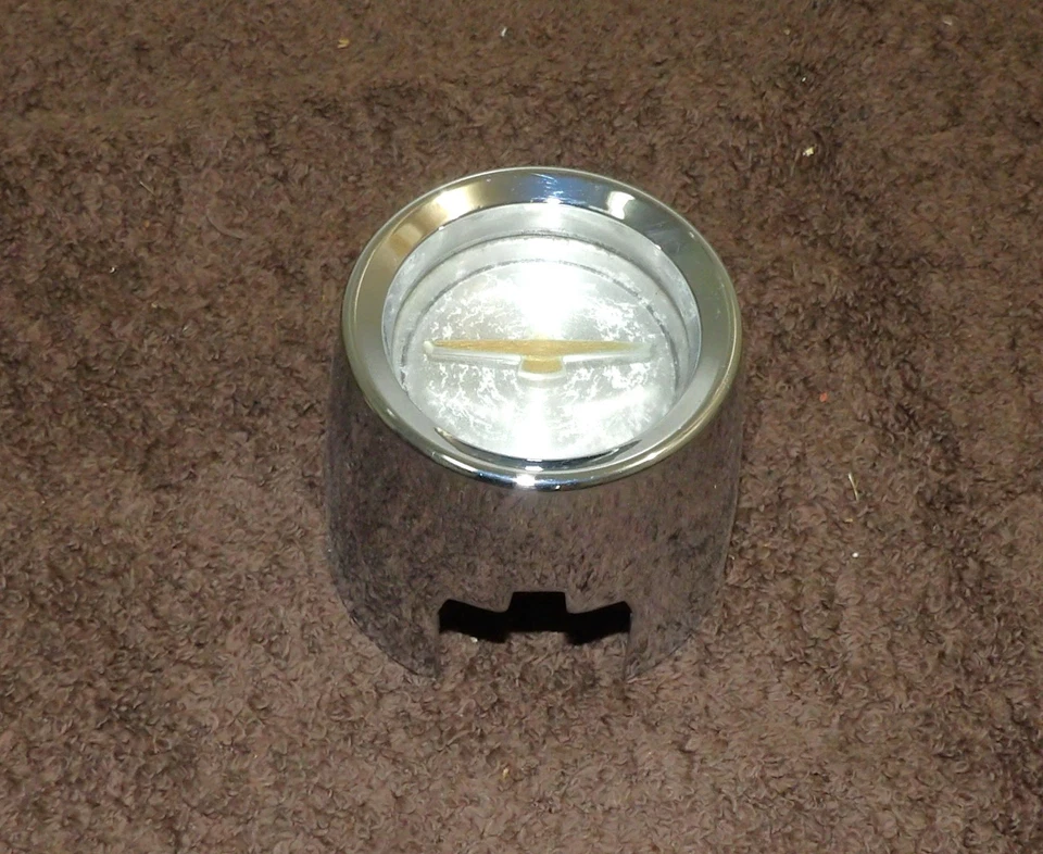 1961 1962 年福特 Thunderbird 原始钢圈喇叭纽扣刺绣帽 — 第 2/4 张图片