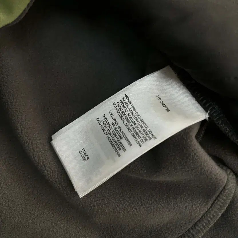 Mountain Hardware Big Size Softshell Jacket, 2XL - image 4