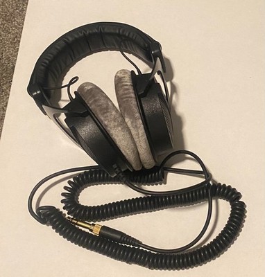 Beyerdynamic DT 990 Pro 250 ohm Open-back Studio Headphones