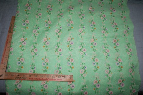 Tela flocada vintage verde primavera con flores blancas 18 x 48" envío rápido - Imagen 2 de 3