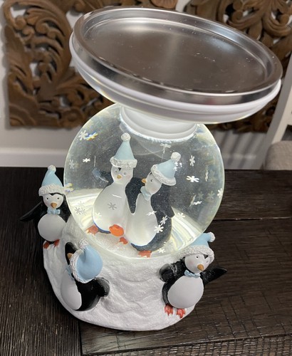 Bath & Body works christmas 2021 Penguin light up musical large candle holder - Picture 4 of 6