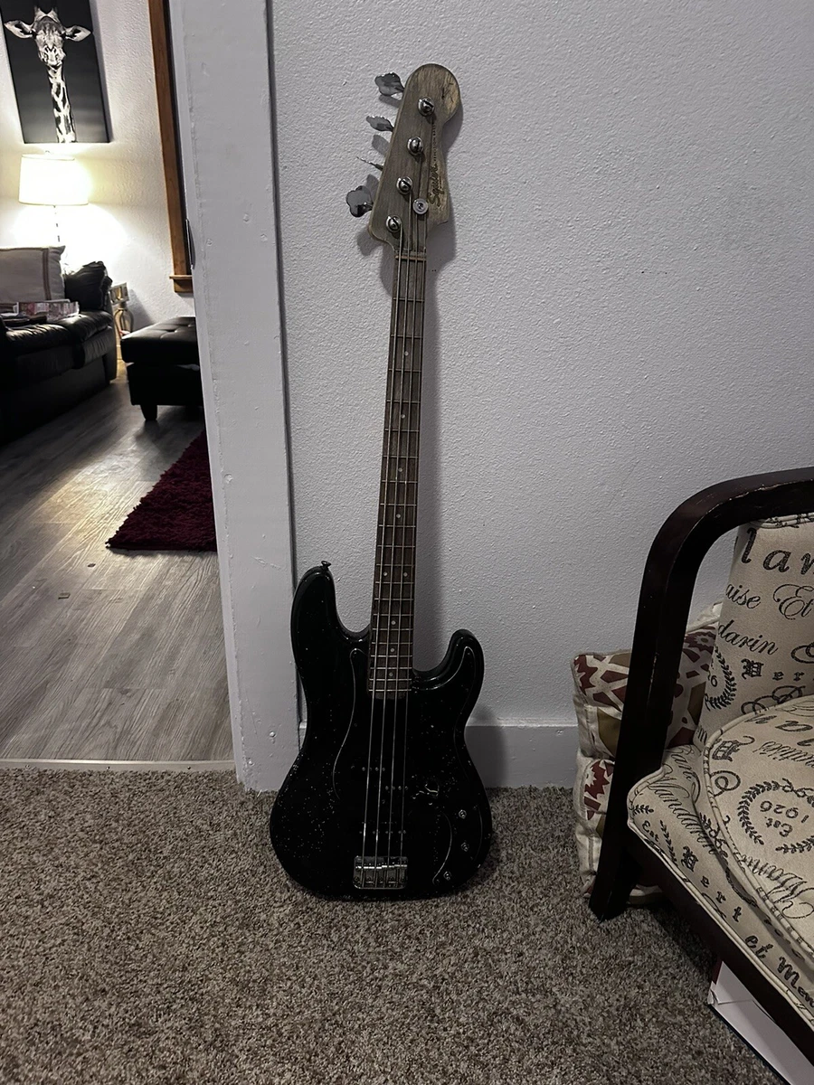 Preços baixos em Squier Fender Precision Bass destro Guitarras