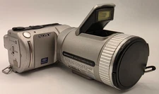 Sony Cyber-Shot DSC-F505V 3.3MP Digital Camera Bundle Silver Carl Zeiss UNTESTED