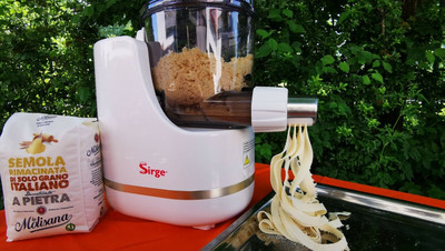 Frische Nudelmaschine mit Waage macht maximal 850 g Nudeln und 18 Nudelsorten