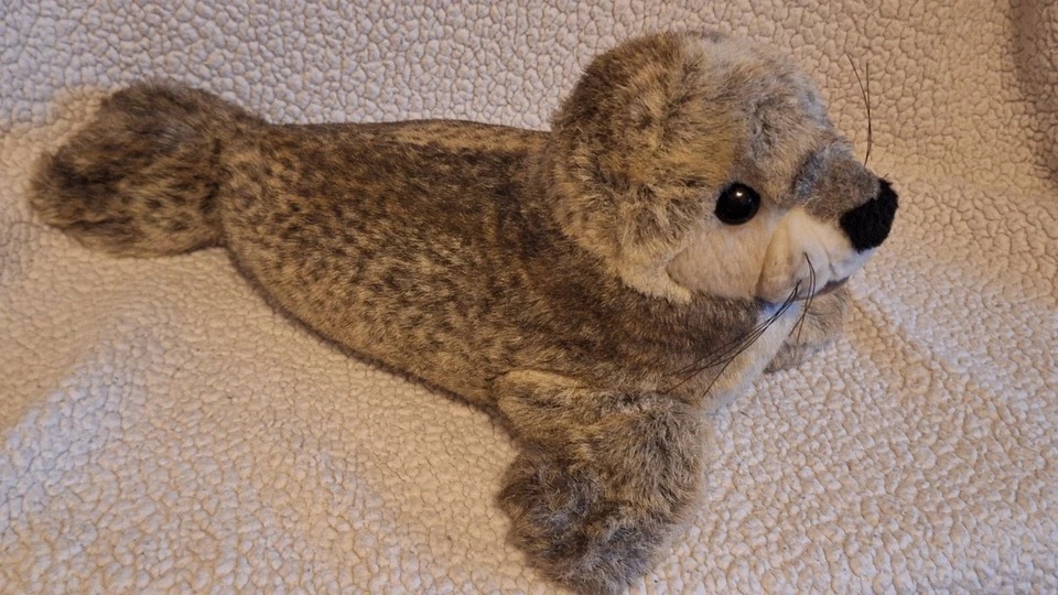 Steiff 501302 Robbe "Robby" 60cm liegend - Sammlerstück - Bild 2 von 4