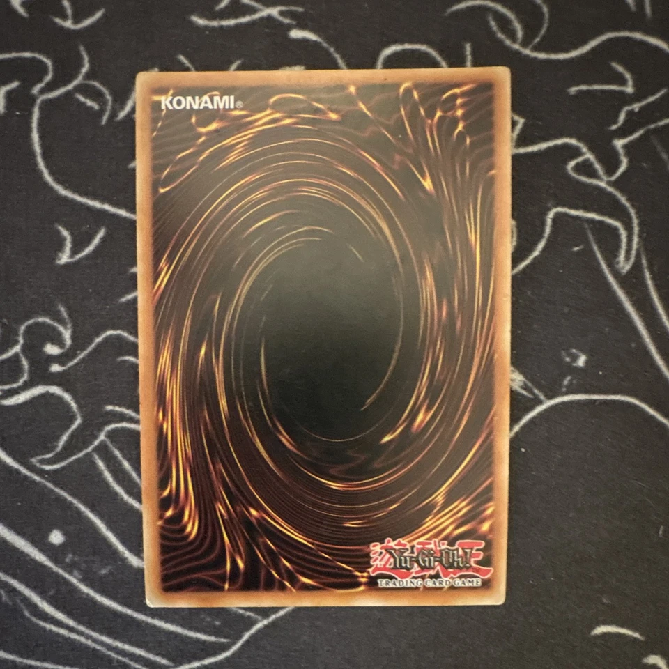 Blue-Eyes White Dragon, photo 2 of 3