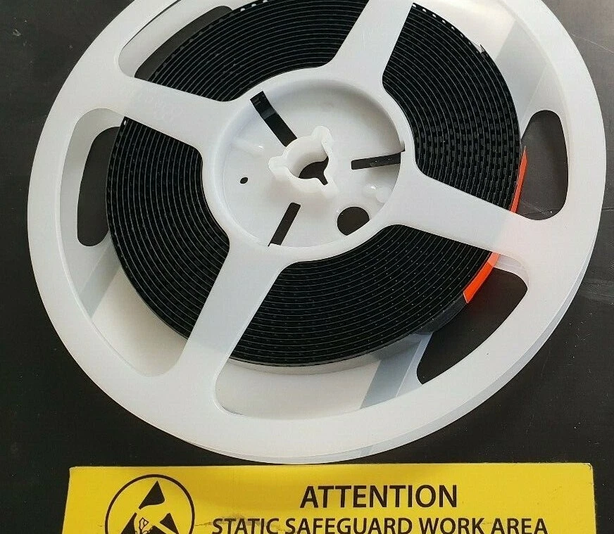 Micro Crystal CC4V-T1A 1.00MHz-7pF±500 PPM Medical Grade Lot of 1000 pieces Foto 2 de 2