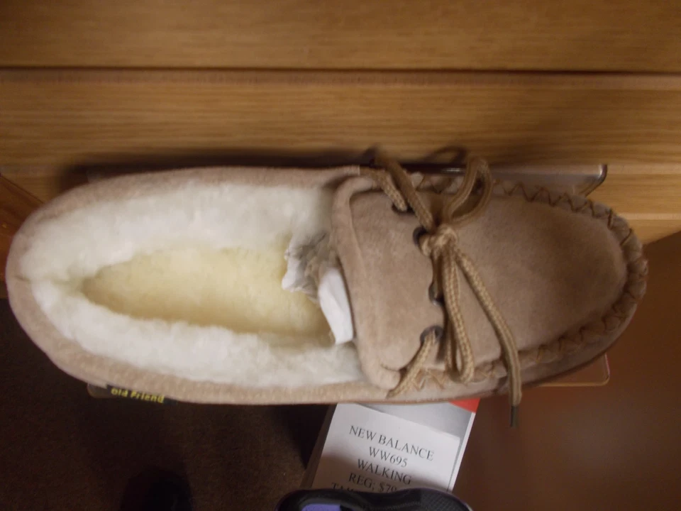 MOCASSIM CHINELO FEMININO VELHO AMIGO FORRADO DE PELE DE CARNEIRO TAMANHO 5 NOVO - Imagem 2 de 2