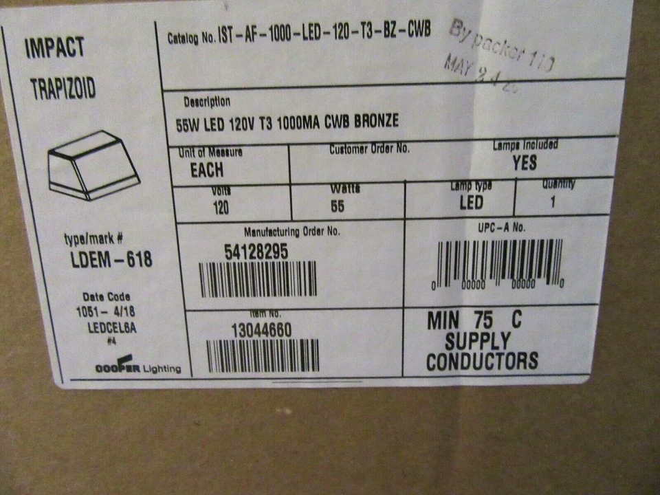 cooper lighting  55W LED security Light - Image 2 of 4