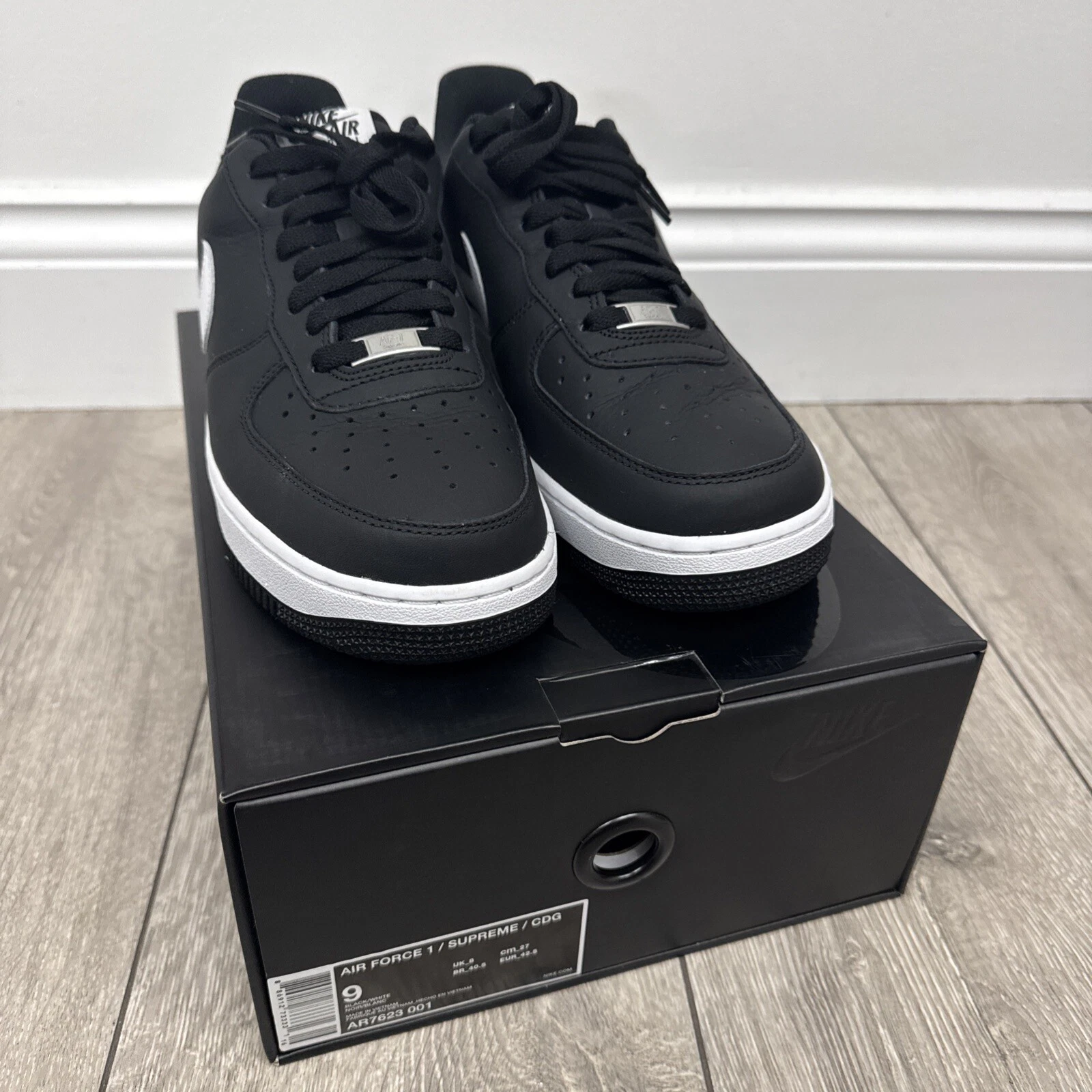Supreme x Comme des Garcons x Nike Air Force 1 Low noir blanc UK8 AR7623001 neuf