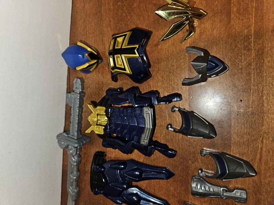 Bandai 2011 Power Rangers Samurai Shogun Batallado Agua Azul Ranger 12” Armadura Foto 3 de 3