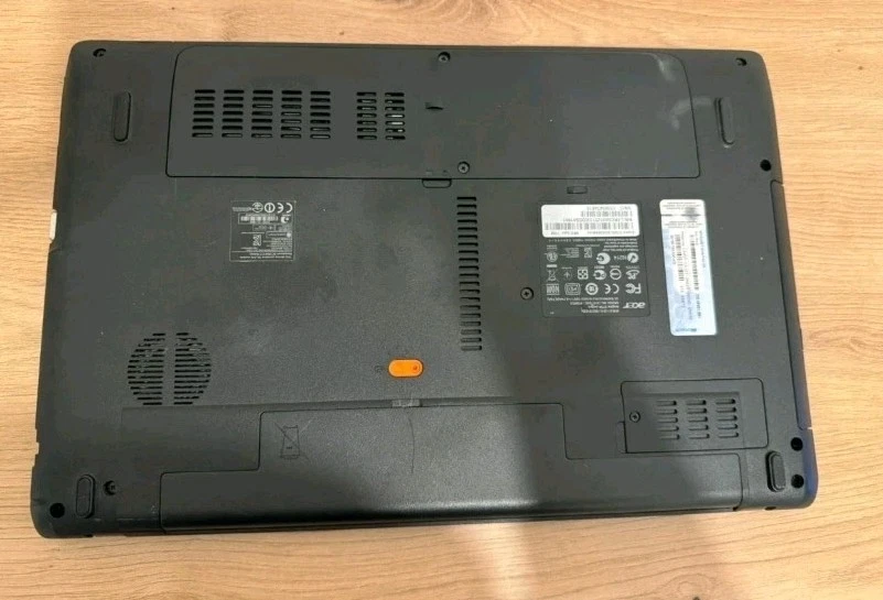 Acer Aspire 5750G - Intel Core i7 2630QM - Nvidia GT540M - RAM 8GB - Immagine 2 di 4