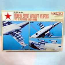 Modellino model kit montaggio aerei MODERN SOVIET AIRCRAFT WEAPONS dragon 1:72