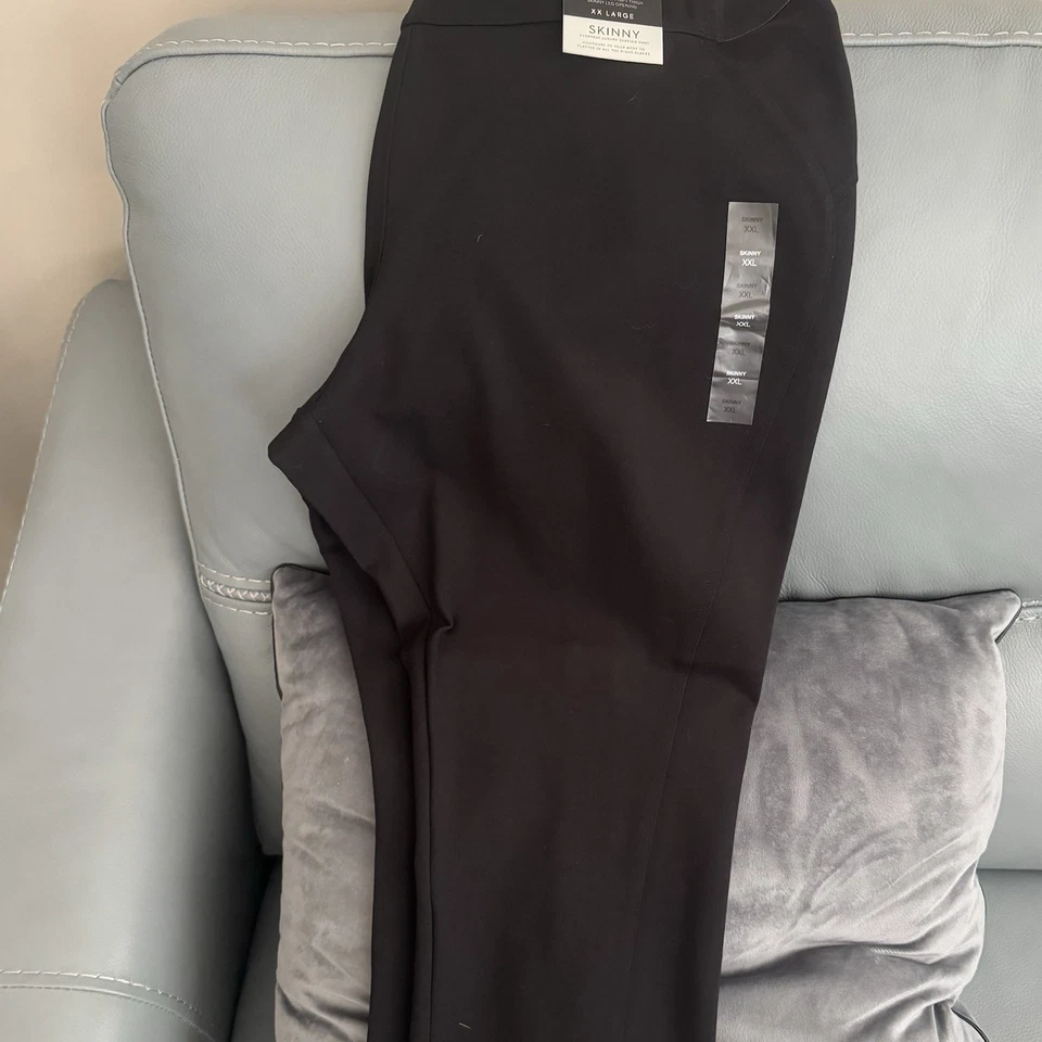 Vera Wang/Simply Vera, Size X XL Black Solid Skinny Leg Pants - Image 2 of 3