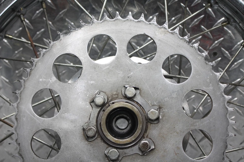 1975 YAMAHA DT250 REAR TAKASAGO WHEEL RIM W/ DRUM BRAKE (STRAIGHT) - Image 2 of 4