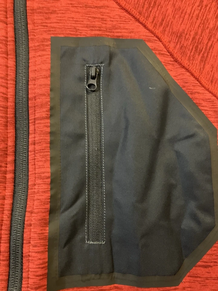 Chaqueta roja Target Employee para hombre L Foto 2 de 4