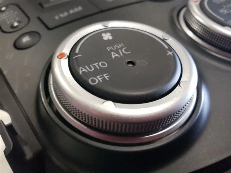 2009 NISSAN 370Z - Radio Receiver CD Player Temp Control Assy - Fits 09-14 OEM - Image 2 of 4