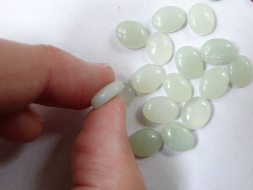 Cabochon Gemstone Light Green Onyx 8x10mm (pkg 20) - Picture 3 of 3