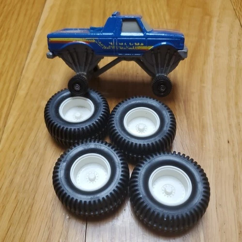 Vintage 1991 Hot Wheels Original Bigfoot Ford Monster Truck Travel Wheels 1/64