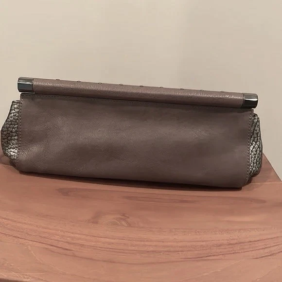 Halston Heritage Gris Taupe Cuero Bolso sin asas Monedero Foto 3 de 4