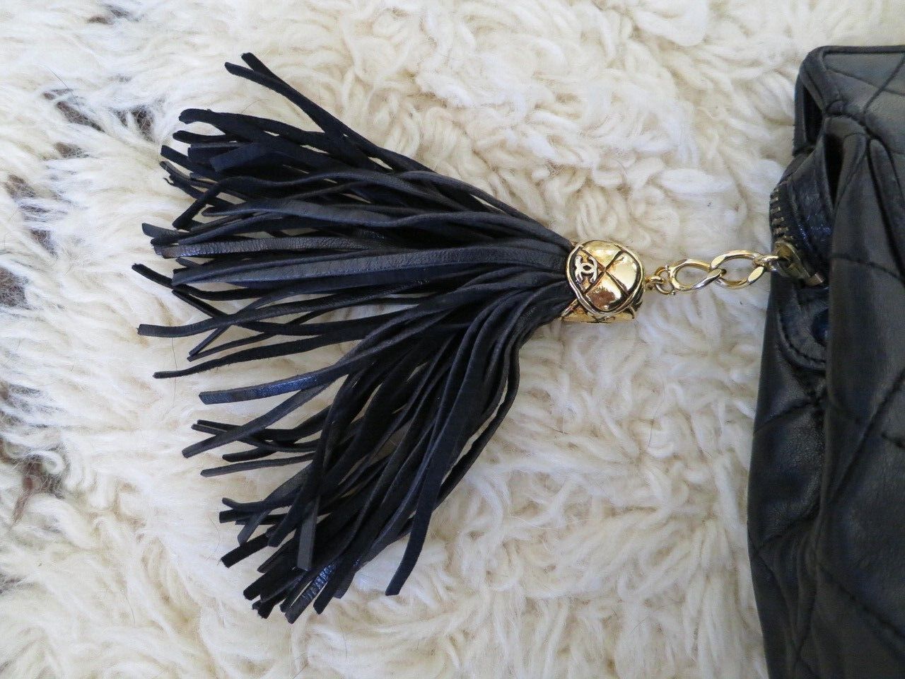 RARE MINT Chanel Quilted Fringe Single Chain Lamb… - image 7