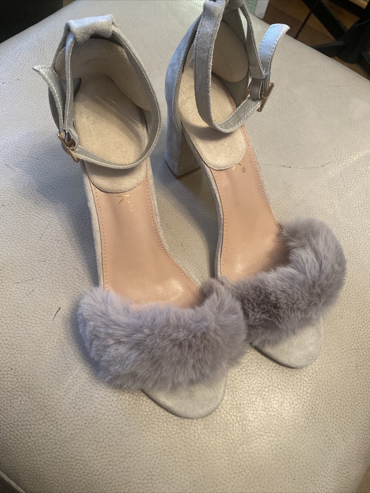 APL sandali taglia 7