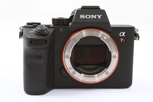 Cámara digital Sony Alpha A7R III de fotograma completo solo cuerpo - Imagen 1 de 13