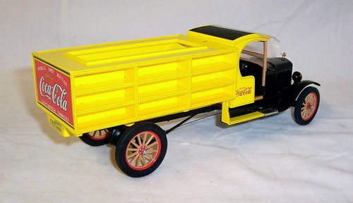 DANBURY MINT DIECAST METAL VEHICLE 1927 COCA COLA DELIVERY TRUCK + DISPLAY CASE - Picture 6 of 12