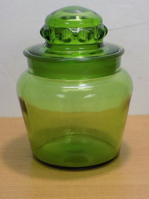 L.E. Smith Fayette Green Glass Ground Rims Canister 7  H x 5-1/4  W