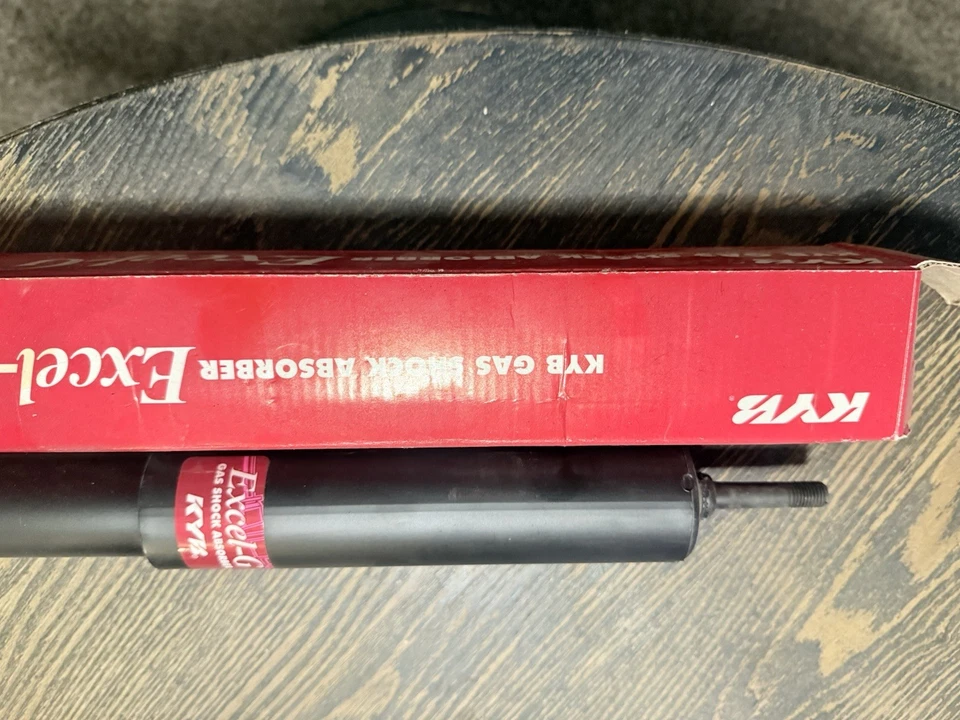 Amortecedor traseiro de suspensão Opel Opel 1969-1973 KYB 1969 1970 1971 1972 - Imagem 2 de 4