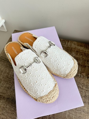 NIB Madden Girl Emely White Farbric Women's Slip on mule flats - Picture 3 of 5