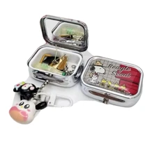 New Snoopy Pill Organizer Box Scout Case Medicine Vitamin mini Storage Container