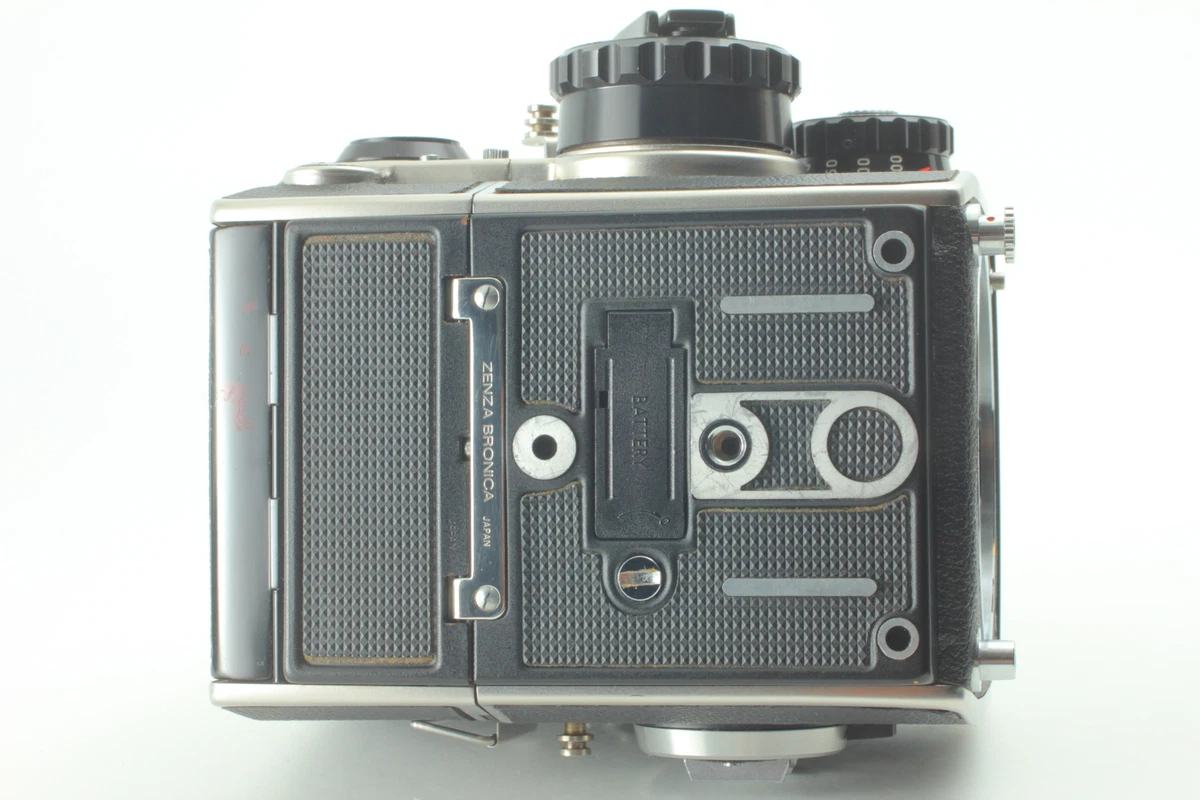 [NEAR MINT] Bronica EC-TL II w / Nikon NIKKOR-P.C 75mm F2.8 Film Back From  Japan