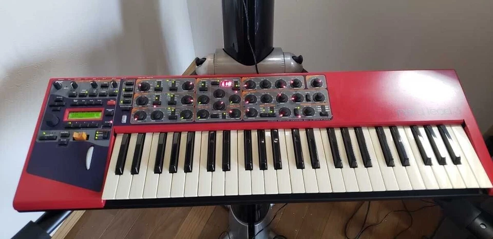 Clavia Nord Lead 3 Analog Modeling Synthesizer with Custom Hard Case OS1.2 FS JP - Bild 2 von 4